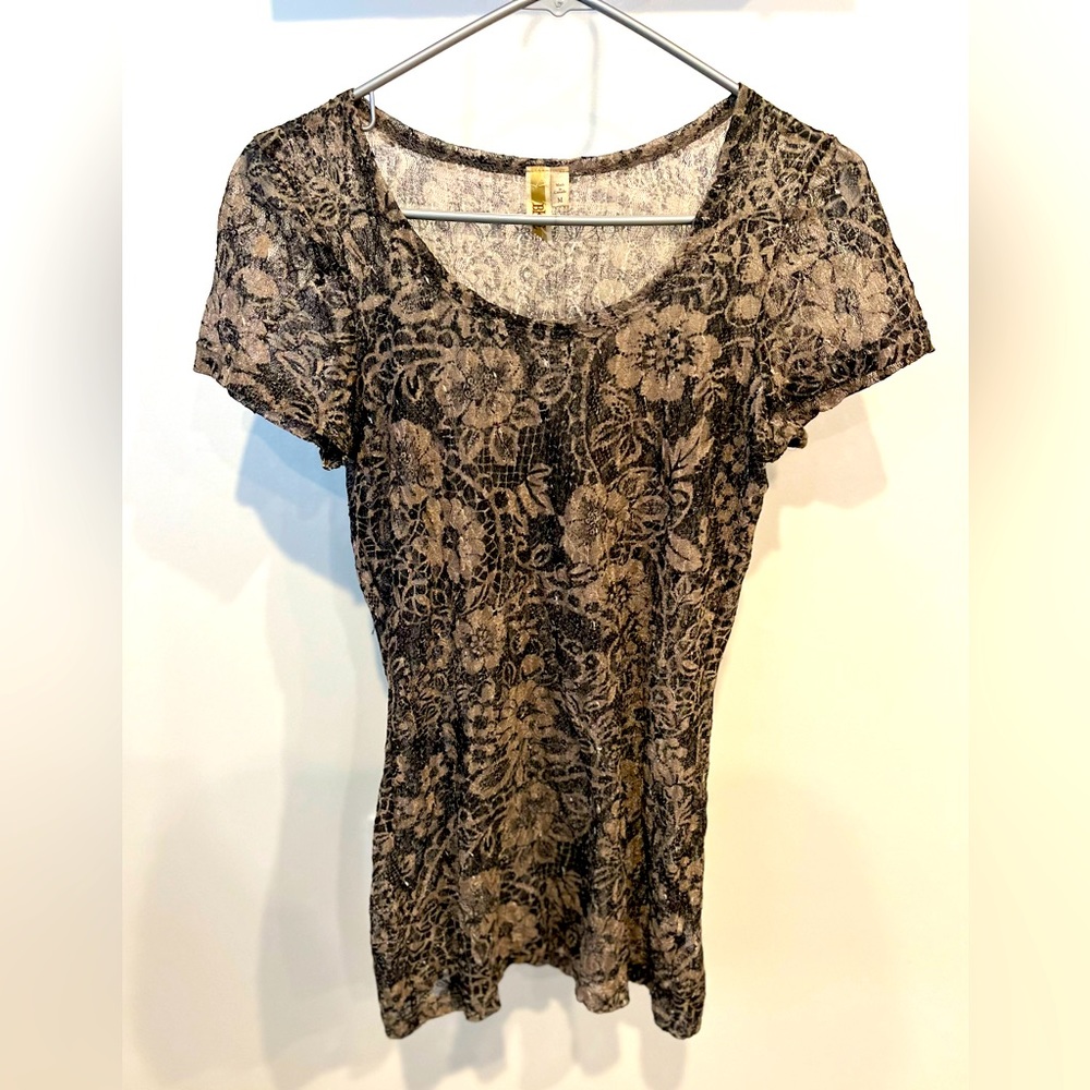 BKE Sheer Short Sleeve Top Size M